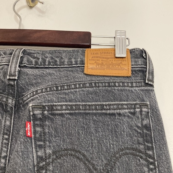 Levi's Jeans Womens 27 x 28 Gray Wedgie Fit High Rise Taper Leg - Picture 8 of 14